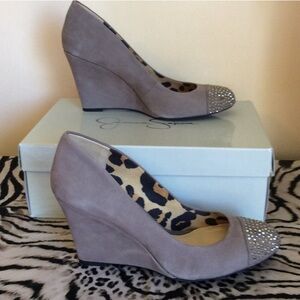 Jessica Simpson grey suede jewel studded toe wedges in size 8 1/2
